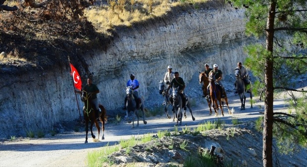 Atlılar  95 yıl sonra dörtnala İzmir'e gidiyor 8