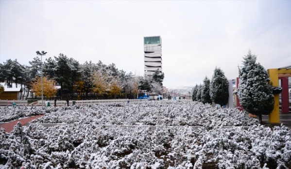 Uşak'a mevsimin ilk karı yağdı 7