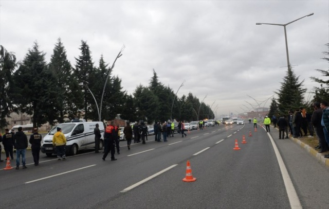 Uşak'ta korkunç kaza 3 kişi öldü 9