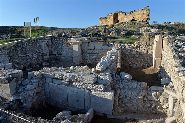 Blaundos Antik Kenti'nde Roma dönemine ait hamam bulundu 18