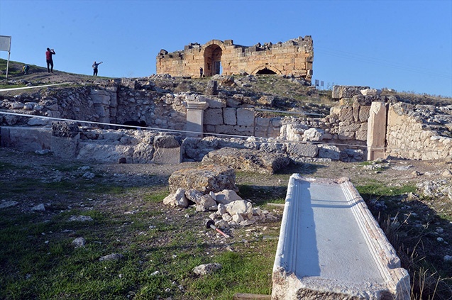 Blaundos Antik Kenti'nde Roma dönemine ait hamam bulundu 13