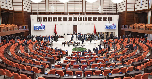En düşük emekli maaşındaki artış ile ilgili düzenlemeyi içeren teklif Meclis'ten geçti