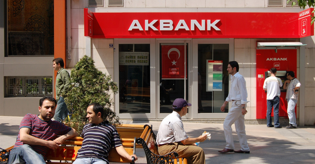Konut sahibi olmak isteyenler buraya! Akbank 120 ay vade ve düşük faiz oranı ile konut kredisi veriyor