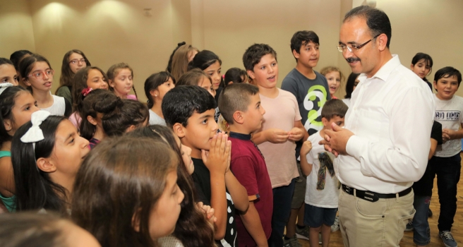 Uşak Belediyesi Geleceğin Sanatçılarını Yetiştiriyor
