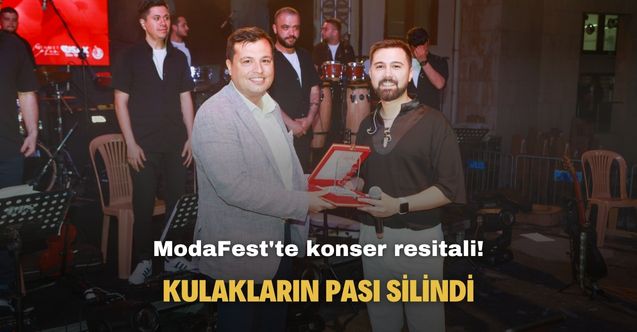 Uşak Kent Orkestrası ve Kenan Doğulu konseri ile Atapark renklendi