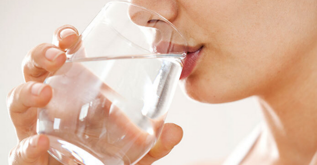 Suyu böyle içmek hızlı kilo verdiriyor! Bu yöntemi daha önce hiç denemediniz