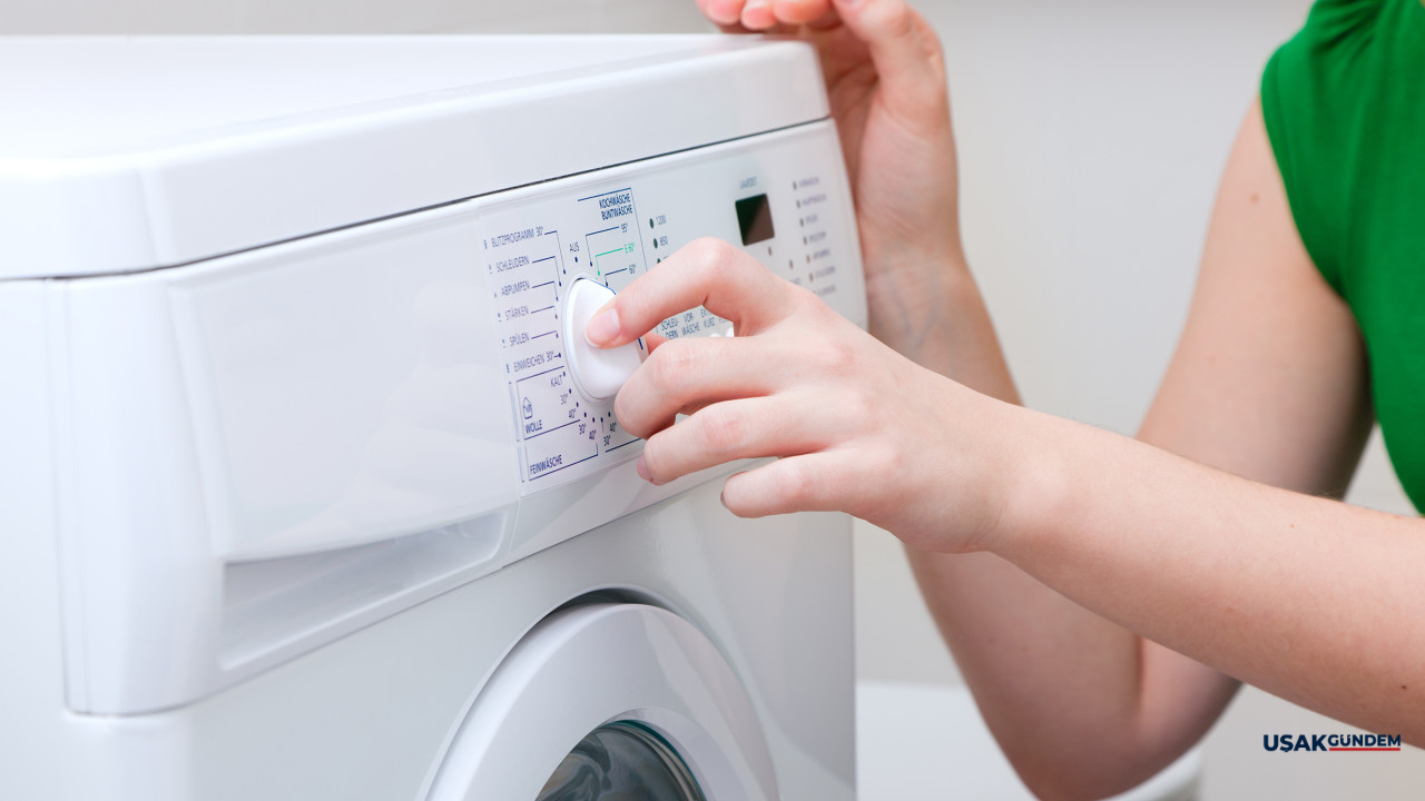 Çamaşır makinesini çalıştırırken içerisine ekleyin! Kimsenin bilmediği bu yöntem çok faydalı