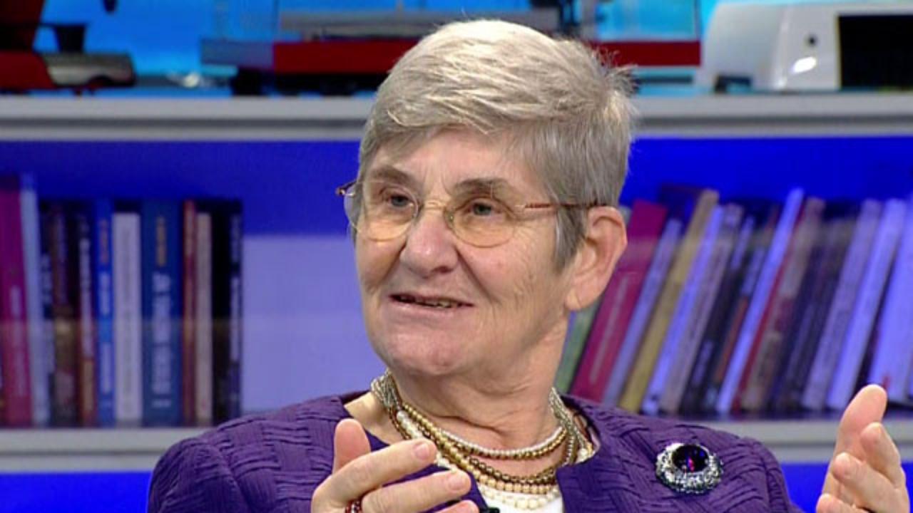 Her gün 1 tane yiyen 18 yaşına dönüyor! Canan Karatay mucize meyveyi açıkladı!