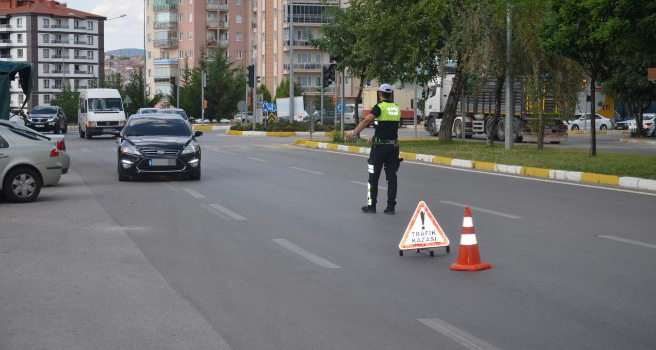 Uşak'ta 247 polisle huzur operasyonu