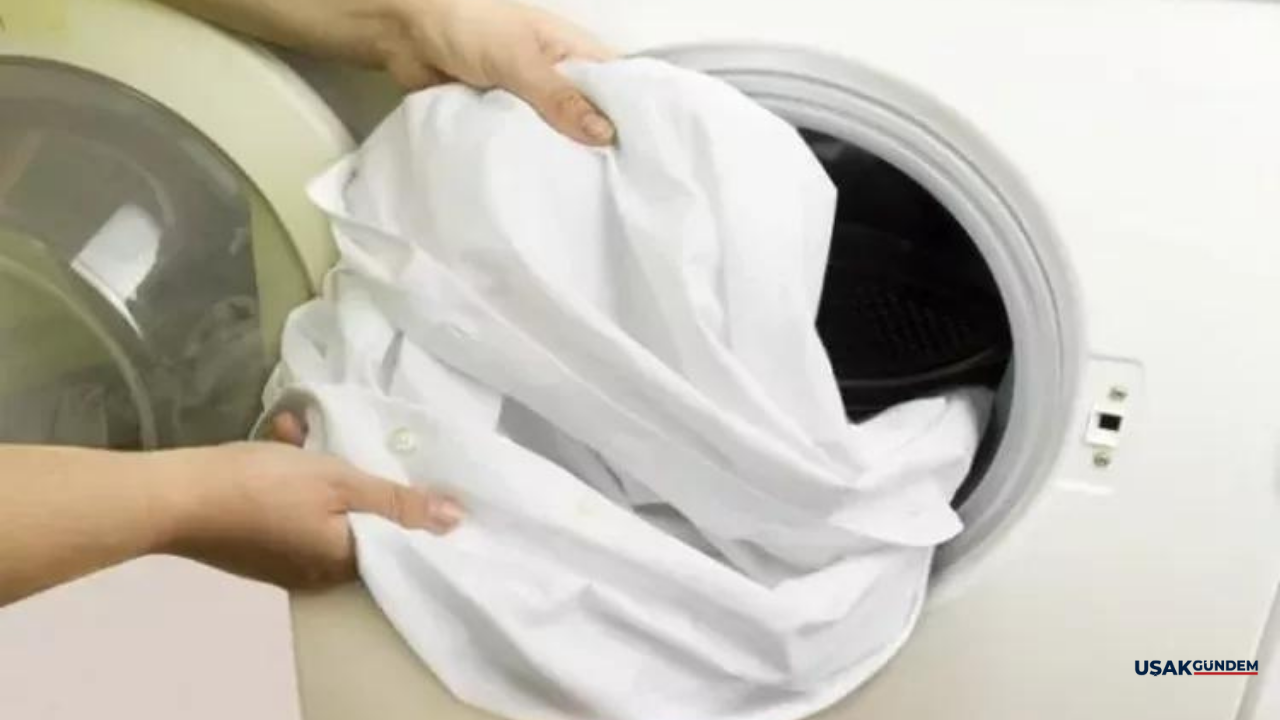 Sararmış çamaşırları bembeyaz yapmak bu yöntemle çok kolay! Masrafsız doğal yöntem açıklandı