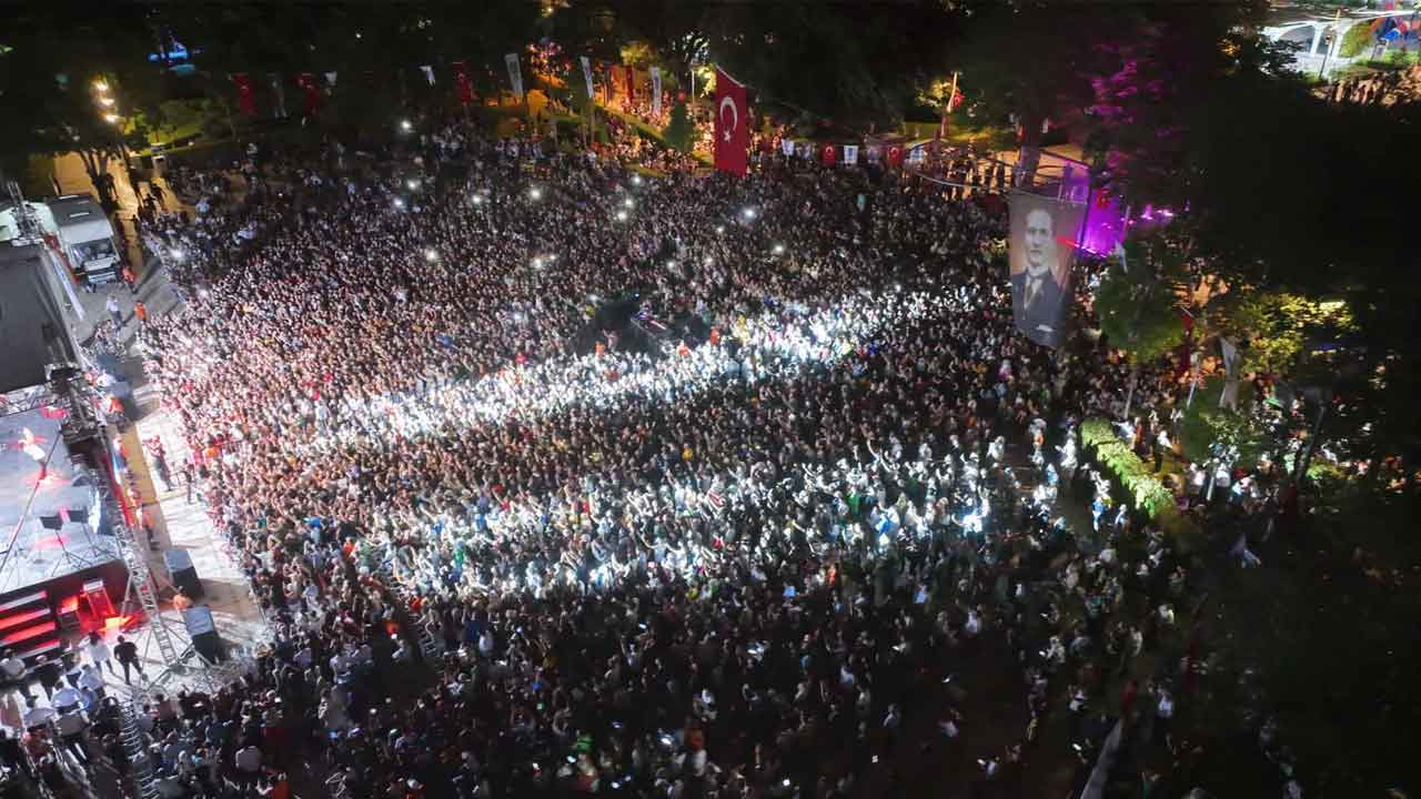 Ankara Büyükşehir Belediyesi 30 Ağustos Zafer Bayramı ücretsiz konser ve kutlama etkinlikleri programı 2023