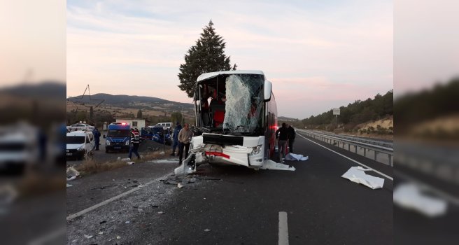 Uşak’ta otobüs kazası: 1 ölü, 26 yaralı