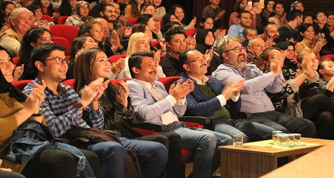Uşak Belediyesi Şehir Tiyatrosu Adana Yolcusu