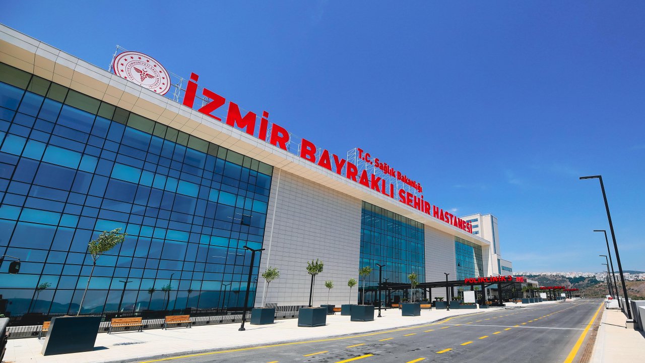 İzmir Şehir Hastanesi açıldı hasta kabulü başladı