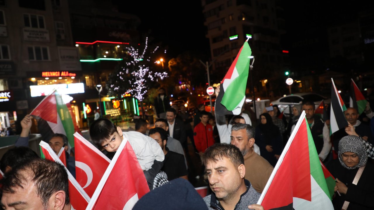 Manisa'da Filistin'e destek yürüyüşü düzenlendi