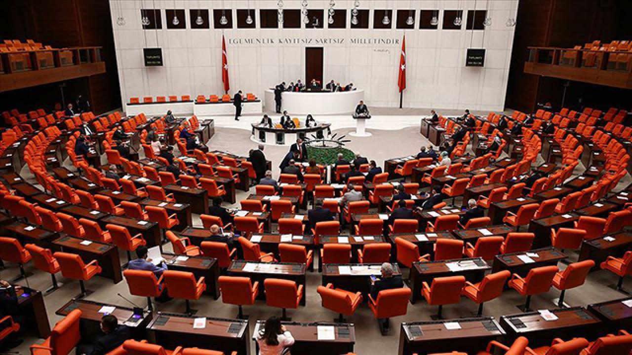 Memur ve kamu personeli ÇALIŞMA SİSTEMİ sil baştan değişiyor! Top TBMM'de sürpriz TATİL geliyor