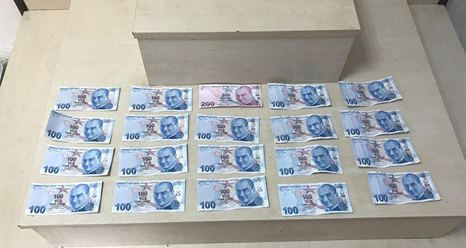 Uşak’ta piyasaya sahte para sürerken yakalandılar