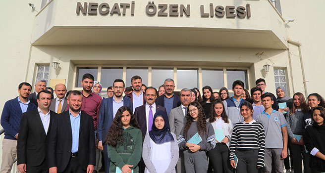 Başkan Cahan, Gençlerin Kitapla Buluşmasına Sponsor Oldu