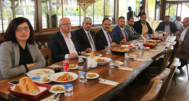 BELEDİYE BAŞKANI NURULLAH CAHAN MUHTARLARLA BULUŞTU