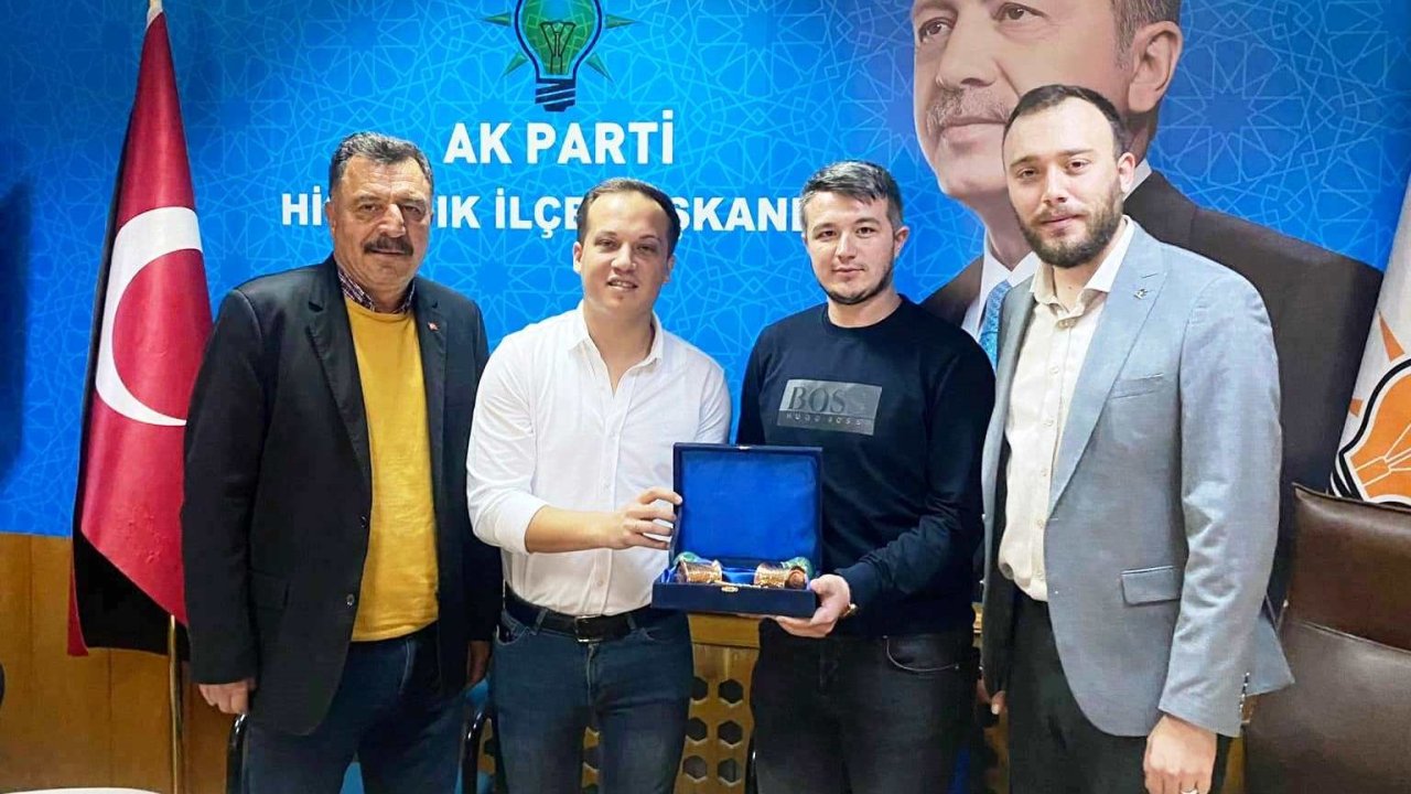 Kütahya Hisarcık'ta AK Parti İl Gençlik Kolları'nda devir teslim töreni başladı