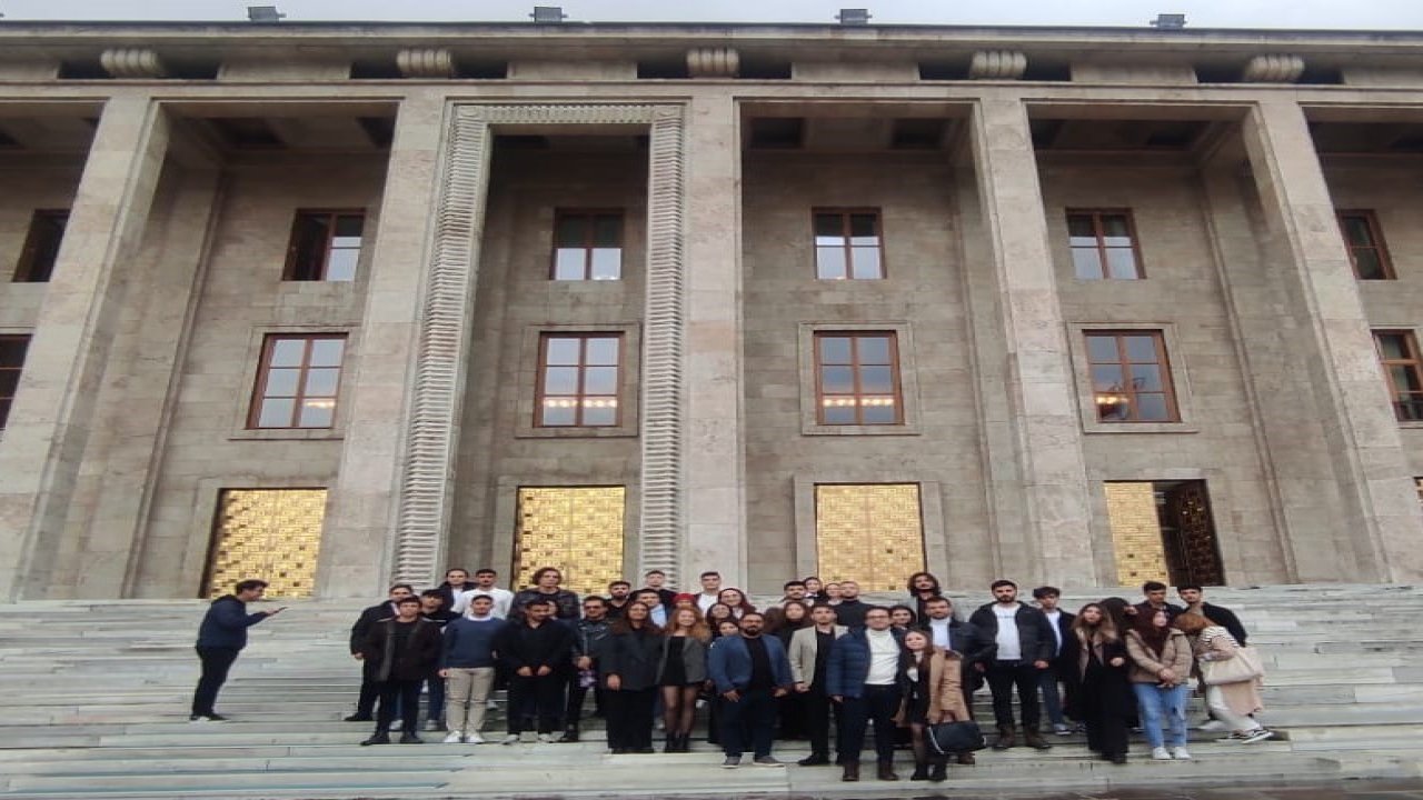 Pamukkale Üniversitesi öğrencilerinden Ankara'ya çıkarma!
