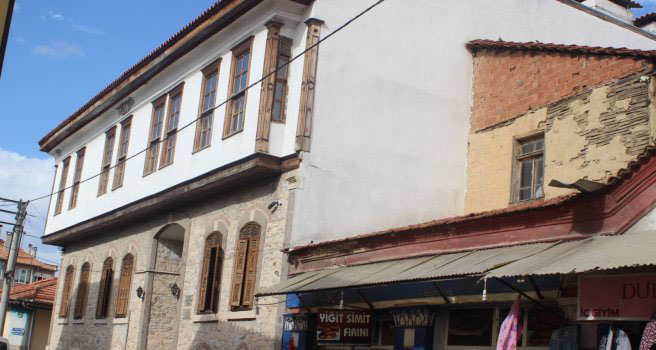 Tekeş Konağı Kimlere Yar Oldu