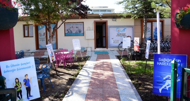 Uşak Belediyesi'nin hizmeti Bitlisli Çocuklara Işık Oldu
