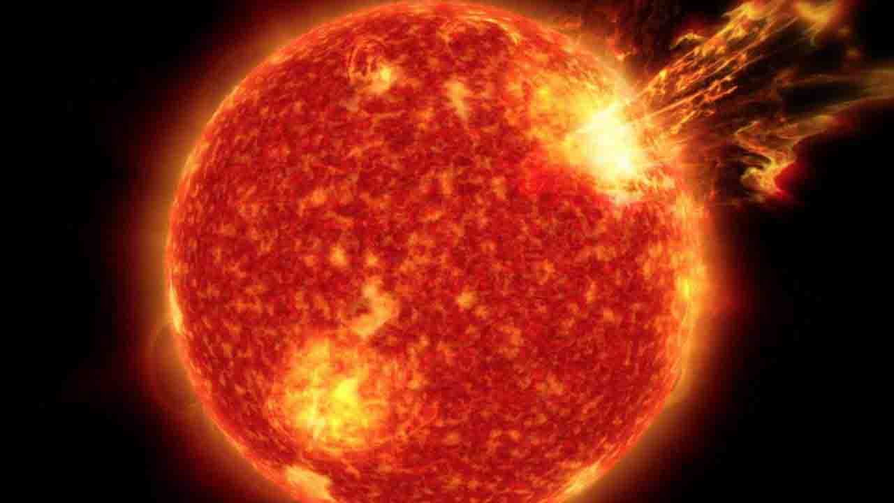 Güneş’te şiddetli patlama oldu! Dünya'yı bekleyen büyük tehlike açıklandı