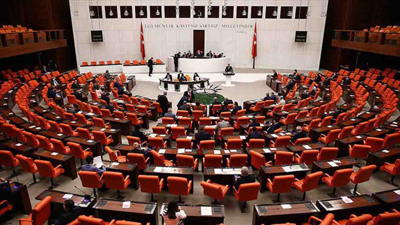 Kütahya Milletvekili Ali Fazıl Kasap CHP'den istifa edip Saadet Partisi'ne geçti
