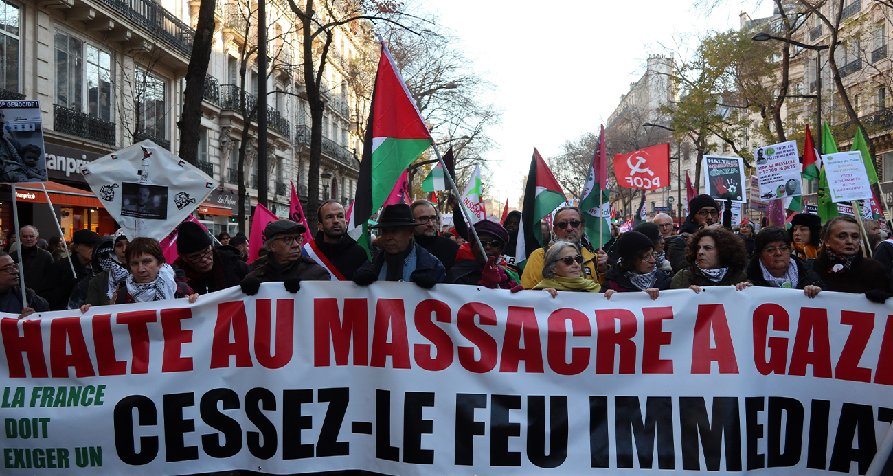 Fransa'nın başkenti Paris'te Gazze'de ateşkes yürüyüşü