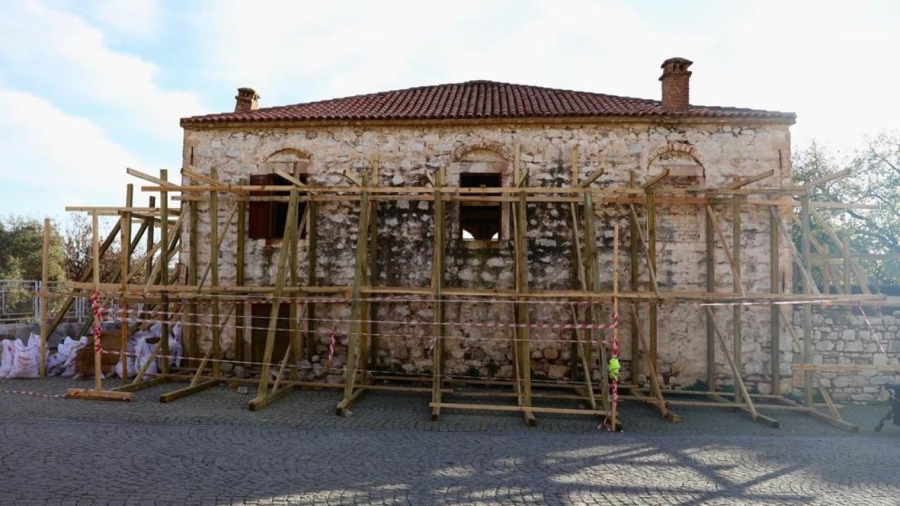 Aydın’da 1 asırlık tarihi binada restorasyon çalışması başladı