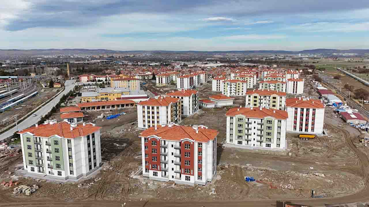 Kütahya'da 500 konutluk kentsel dönüşüm inşaatında sona gelindi!