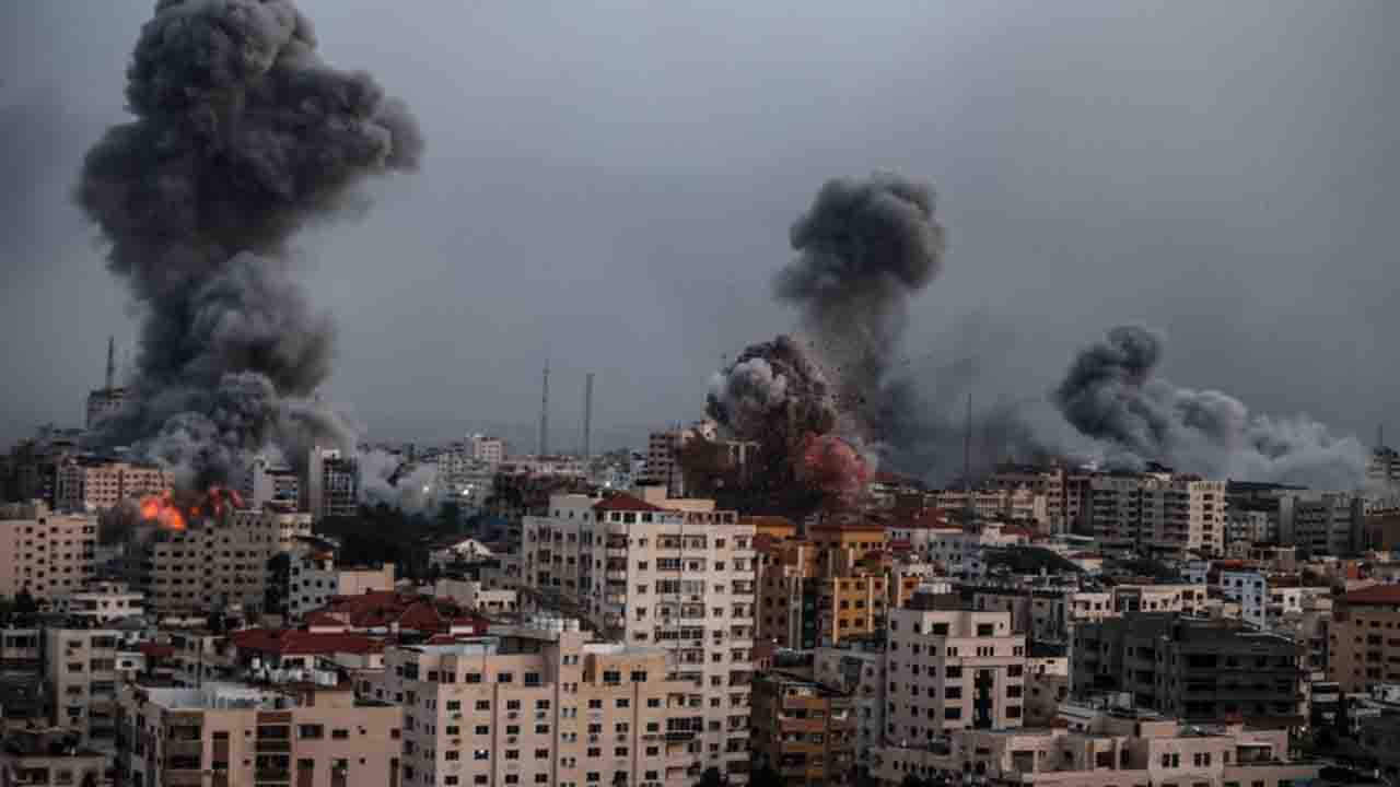 Mülteci kampını bombalayan İsrail 70 sivili öldürdü!