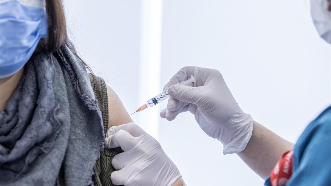 Covid-19 aşıları kalp krizine mi neden oluyor? Japonlar işin aslını açıkladılar!
