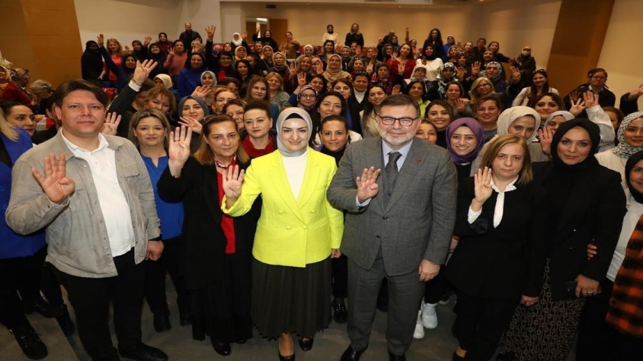 İzmir AK Parti Kadın Kolları’nda görev değişimi yapıldı