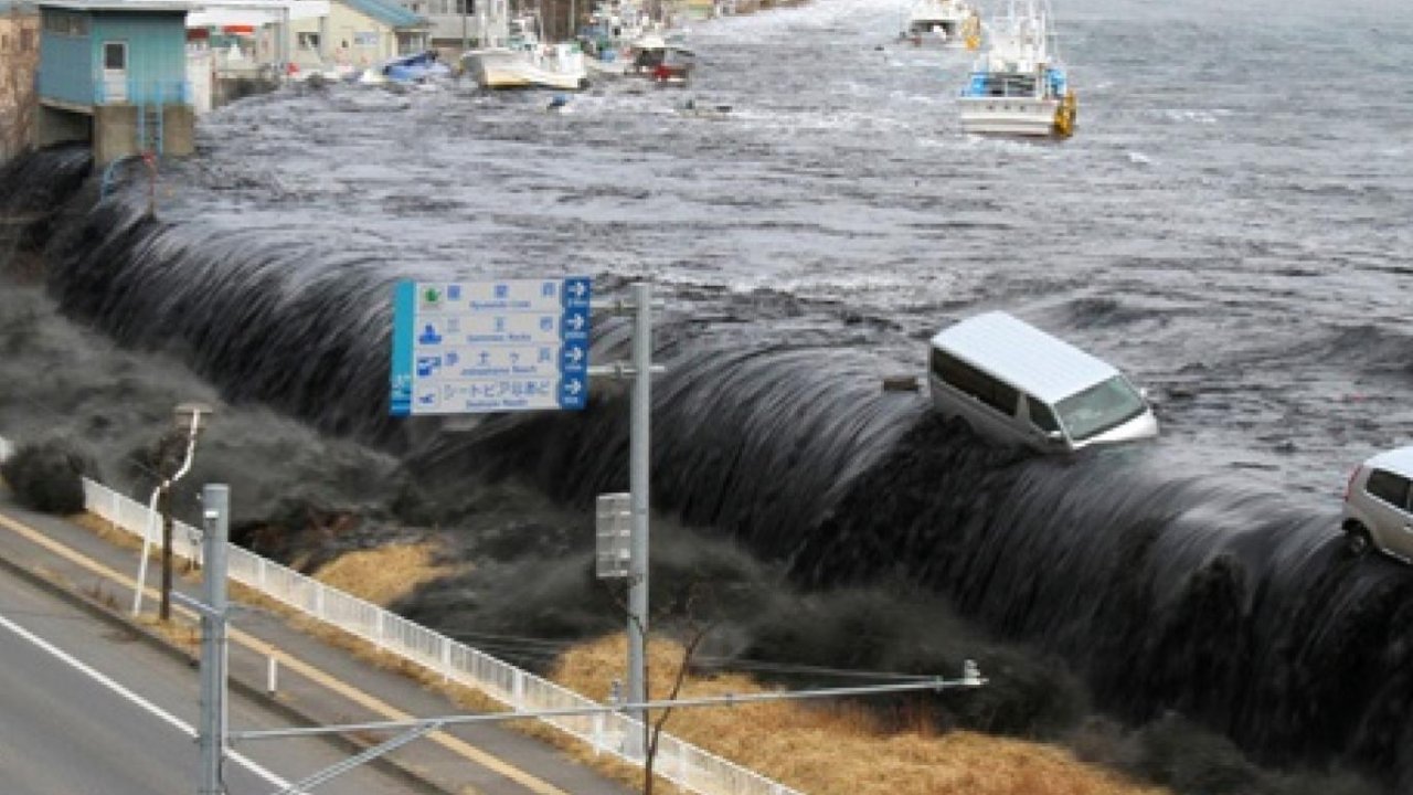 Japonya'da 7.4 şiddetinde deprem sonrası tsunami alarmı verildi!