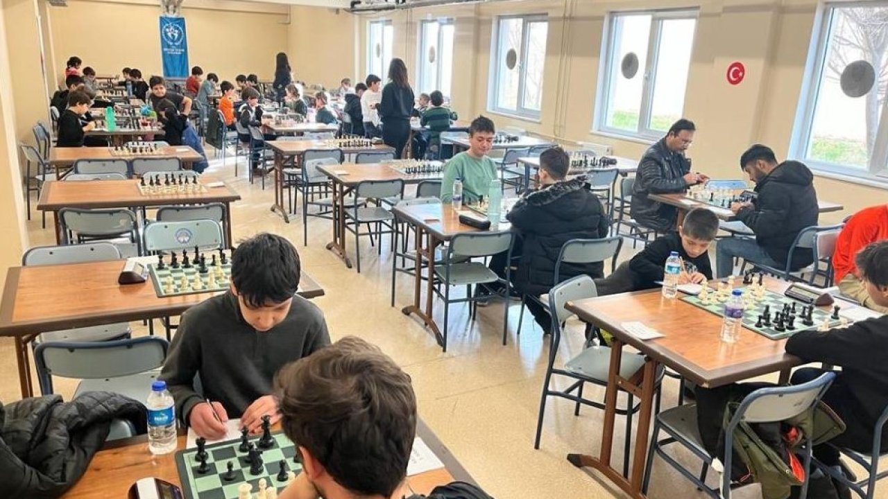 Afyonkarahisar'da satranç turnuvası şampiyonları belli oldu