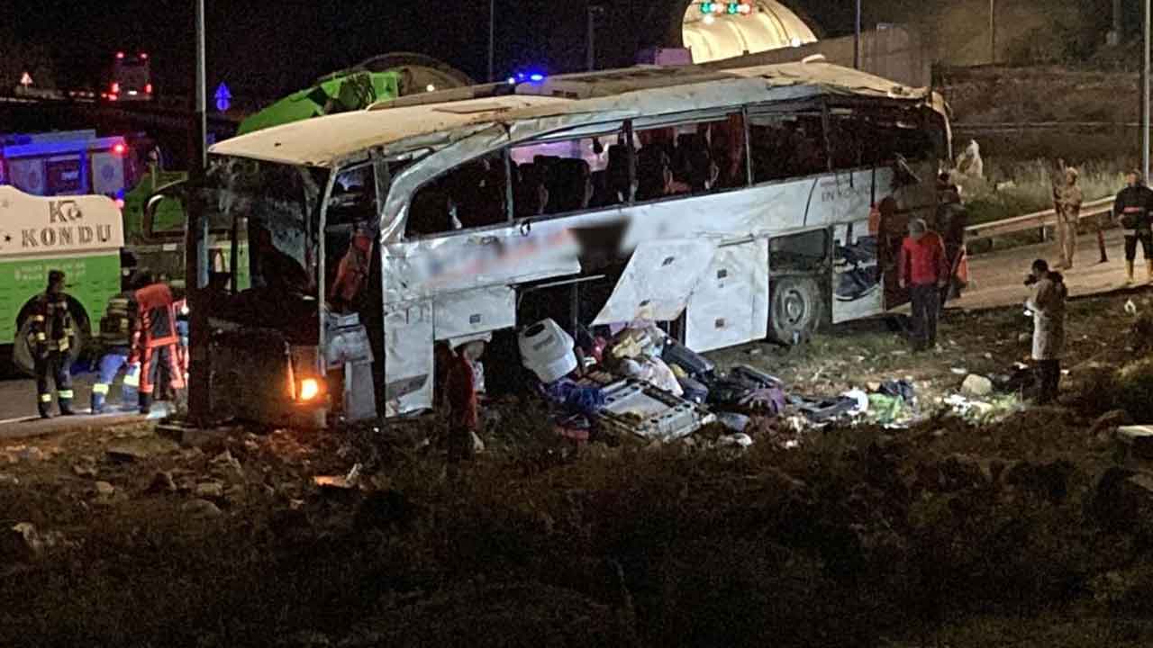 Mersin'de yolcu otobüsü kazası 9 ölü 30 yaralı