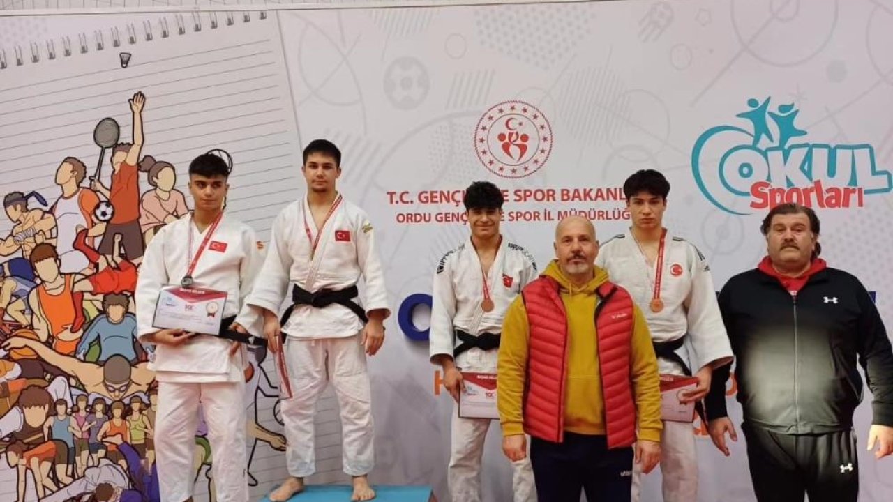 Manisa Yunusemreli genç judocular 4 madalya birden kazandı