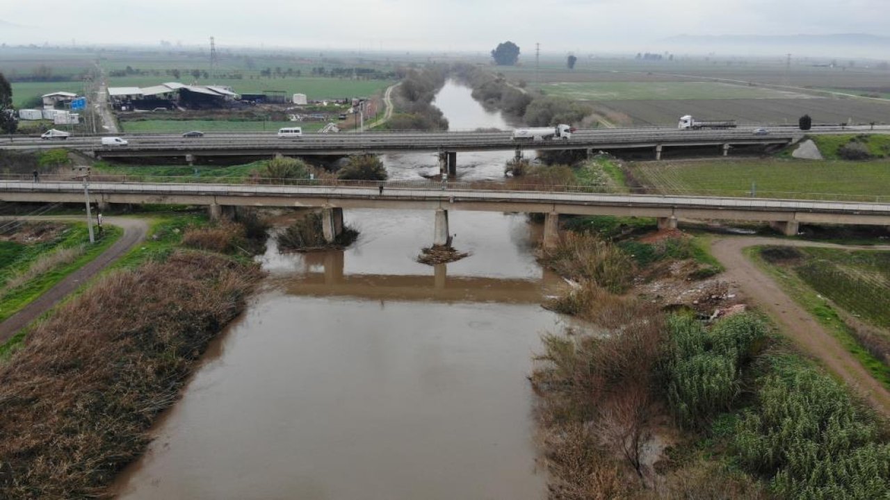 Aydın Menderes Nehri’nin aşırı yağış alması çiftçileri memnun etti