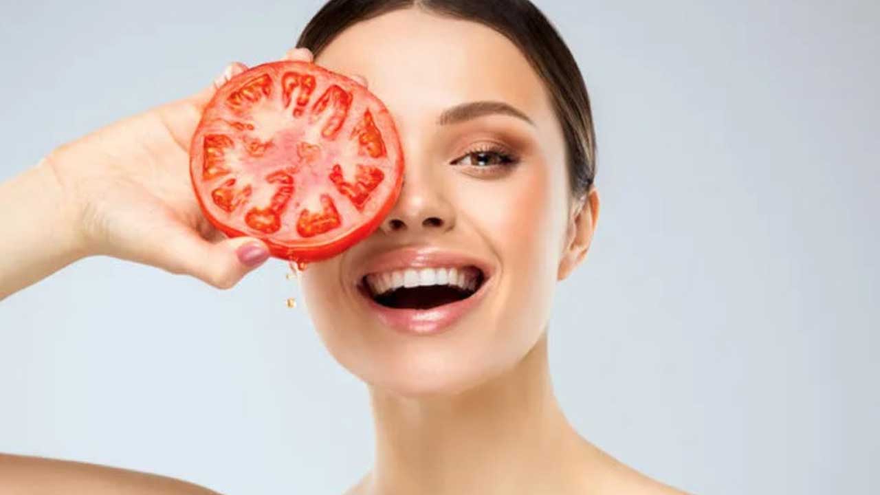 Domates maskesi tarifi! Evde şipşak yapacağınız domates maskesinin cildinize faydaları botoksu aratmayacak