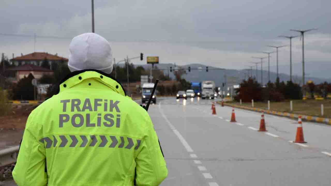 B sınıfı ehliyeti olanlar kontrol etsin! Yoksa 12 bin TL ceza kesilecek ehliyetleri GEÇERSİZ olacak