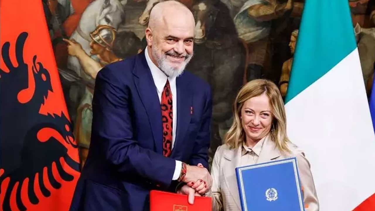 Arnavutluk resmen kabul etti! İtalya göçmenleri bu ülkeye gönderecek