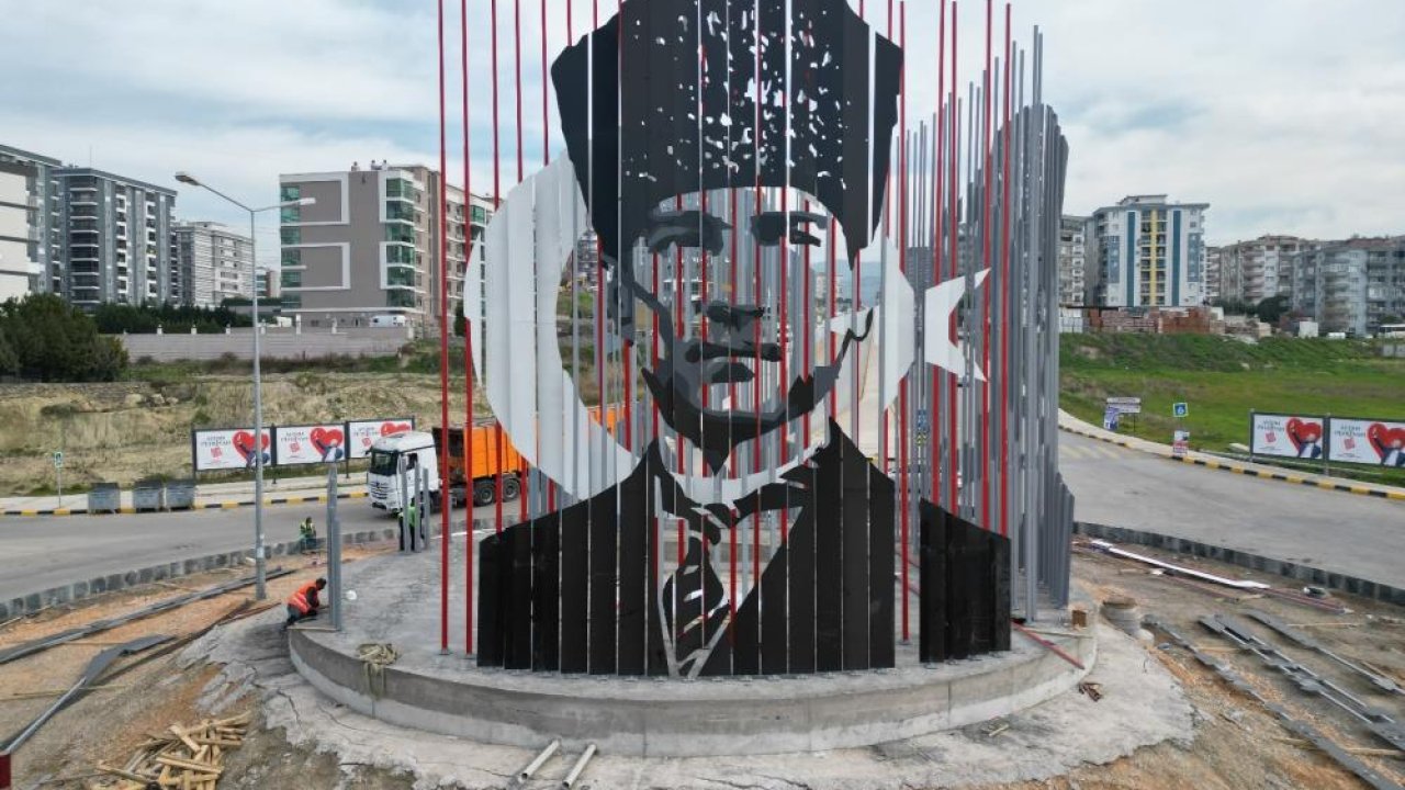 İzmir Menemen’de 4 boyutlu Atatürk Anıtı yapıldı