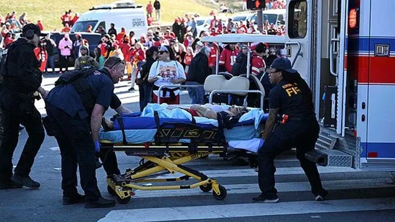 ABD Kansas'ta geçit törenine silahlı saldırı 1 ölü 14 yaralı