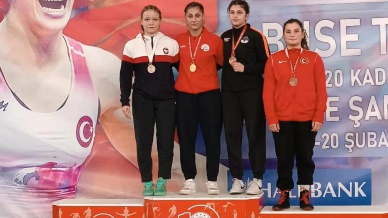 Kadınlar arasındaki güreş müsabakasında Türkiye şampiyonu belli oldu