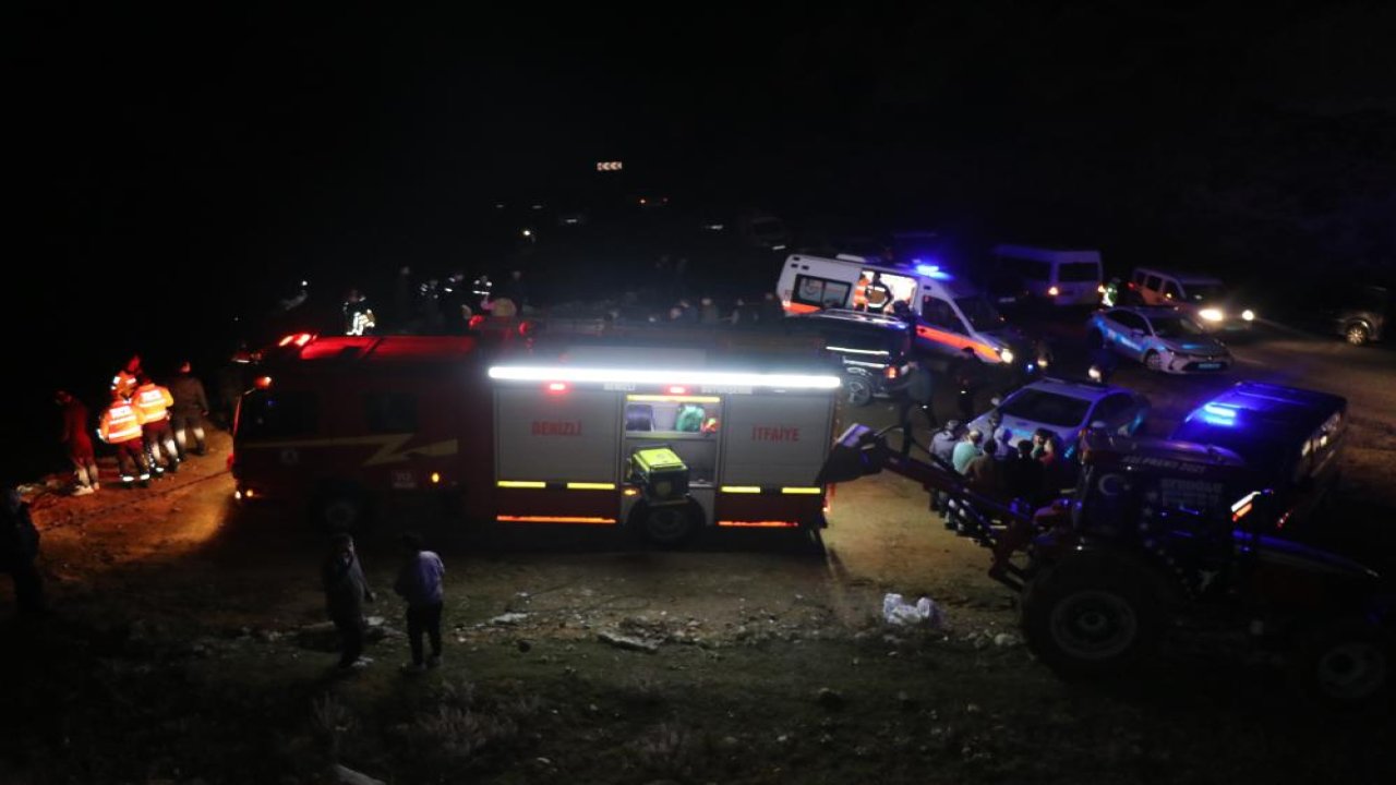 Denizli'de akraba ziyaretine giden araç kaza yaptı anne öldü oğlu yaralı