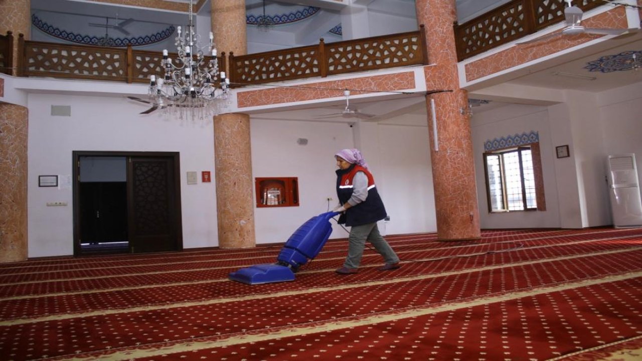 Denizli Honaz'da camilerde Ramazan temizliği başladı!