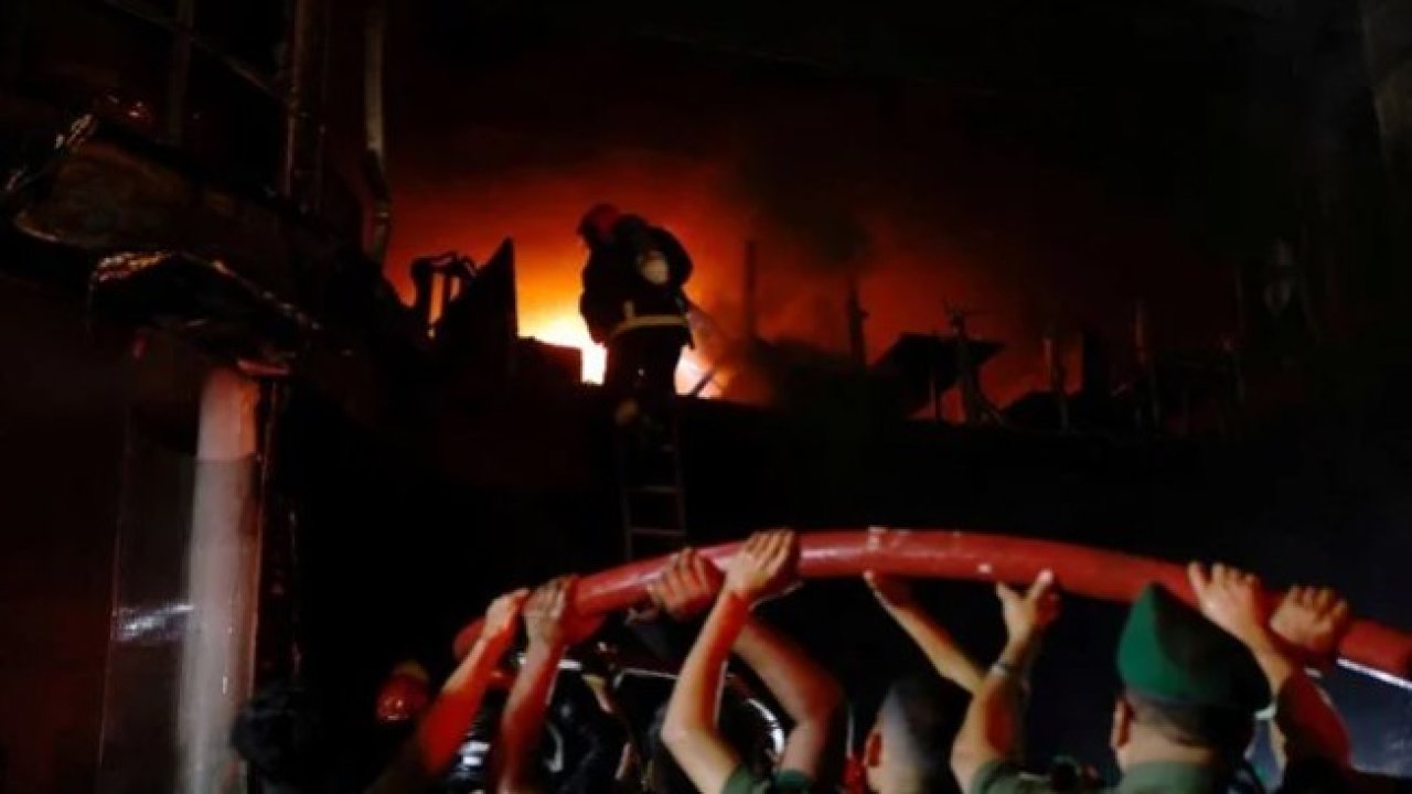 Bangladeş’te 7 katlı restoranda yangın faciası 43 kişi öldü 22 kişi yaralandı