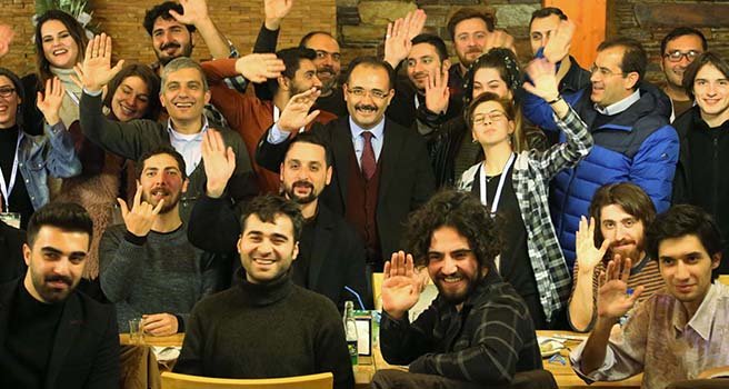 Başkan Cahan öğrencileri yalnız bırakmadı